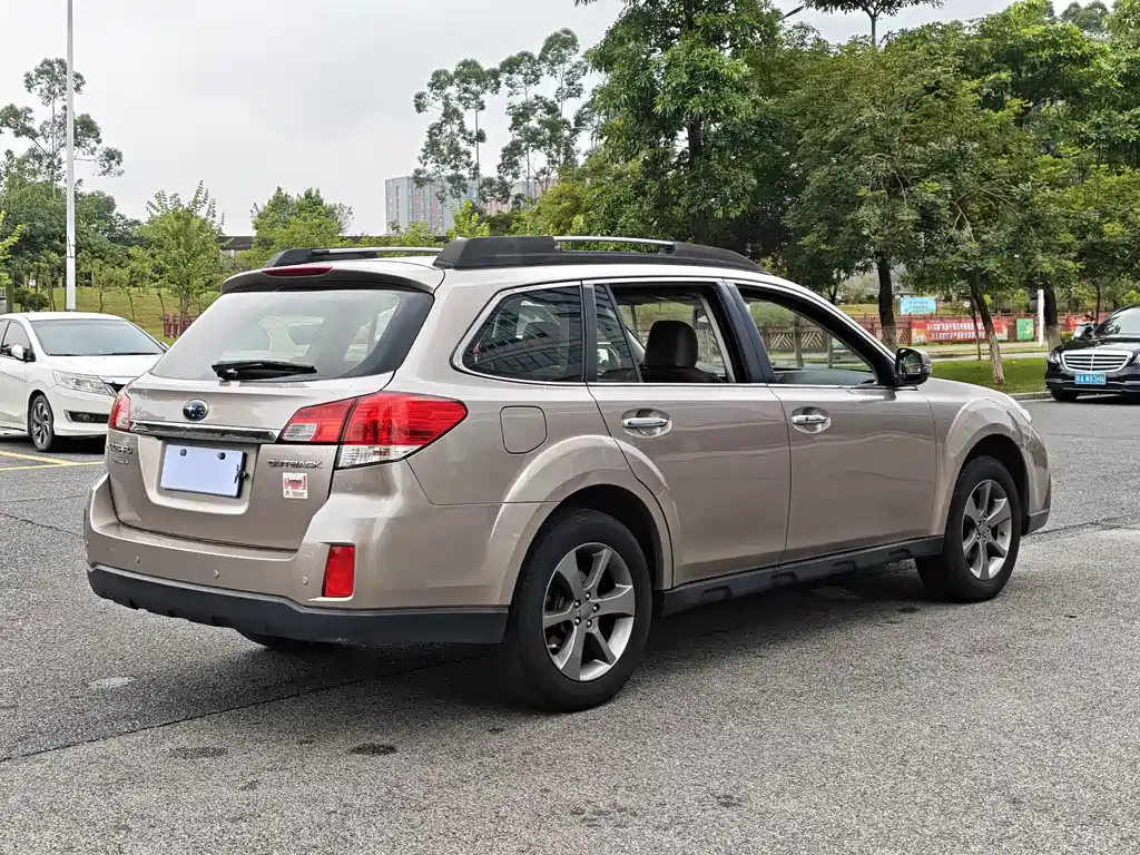 Subaru Outback 2014 — фото 16
