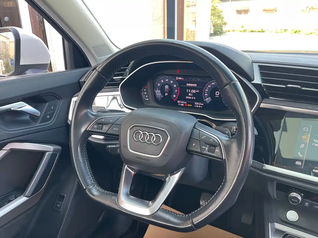 Audi Q3 2019 — фото 10