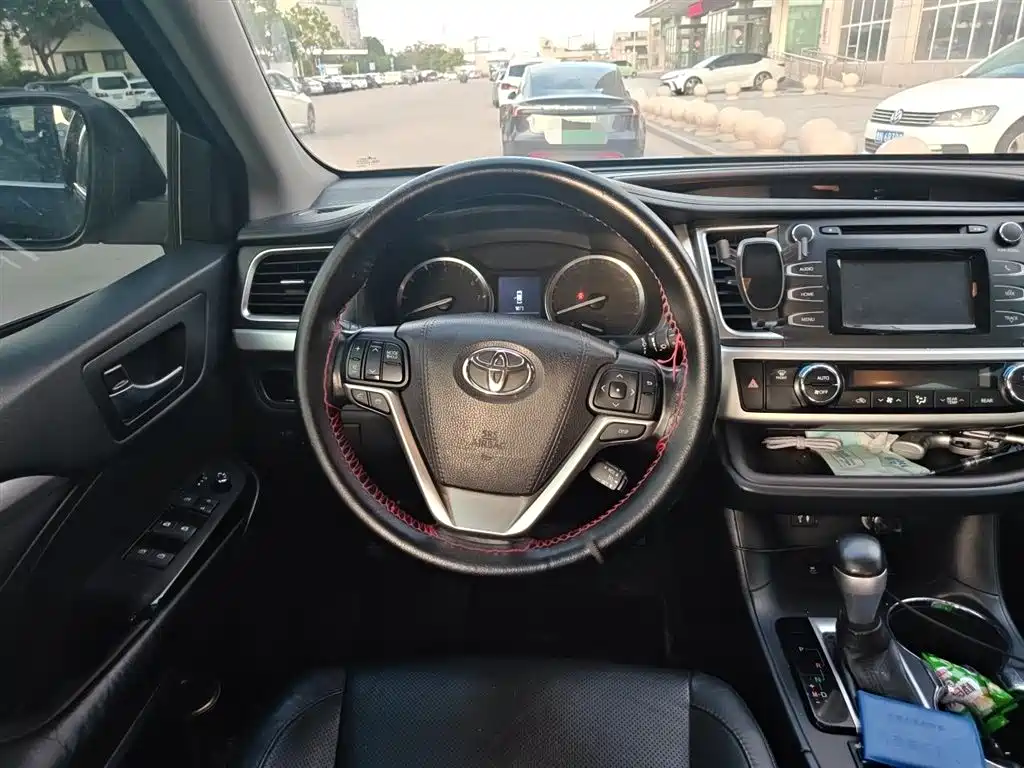 Toyota Highlander 2017 — фото 6