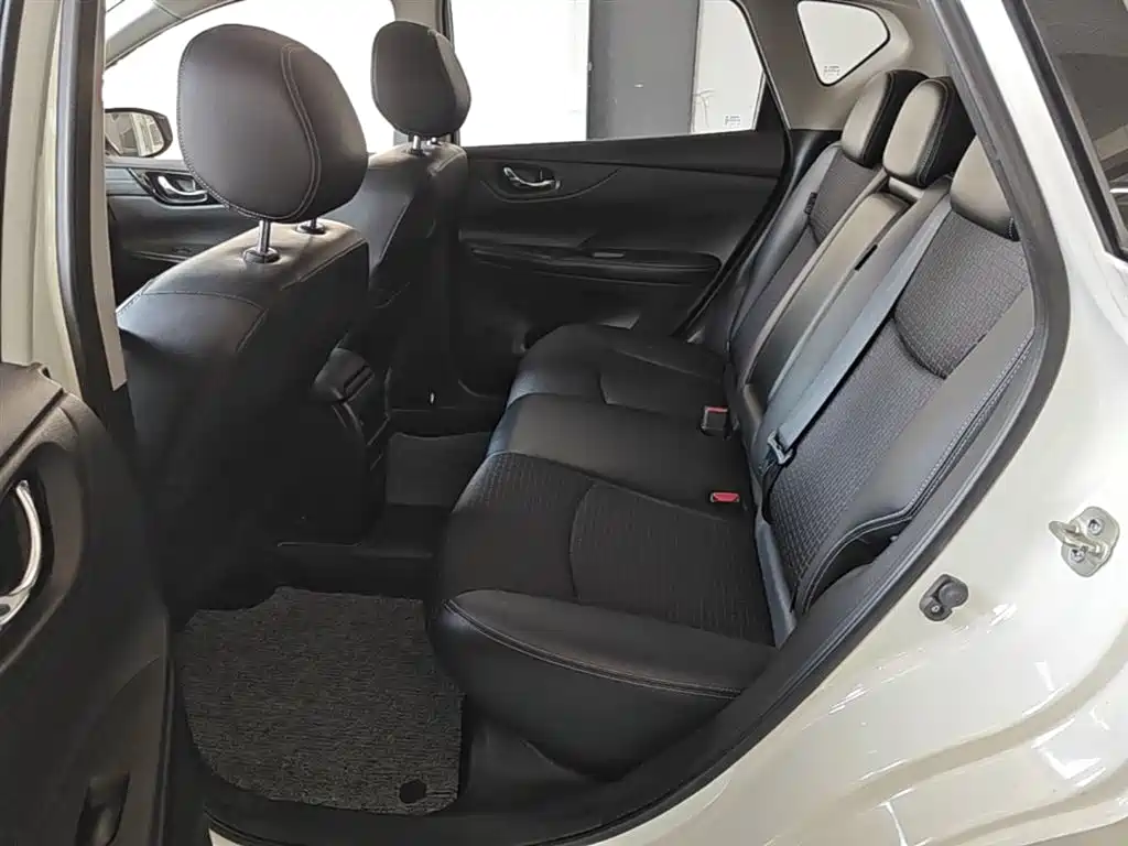 Nissan Tiida 2019 — фото 17
