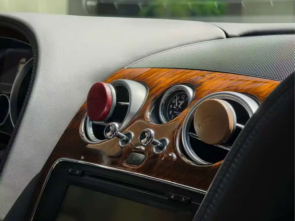 Bentley Continental 2015 — фото 10