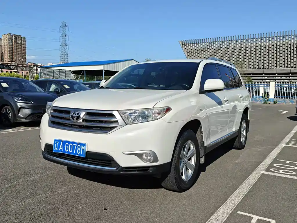 Toyota Highlander 2013 — фото 1