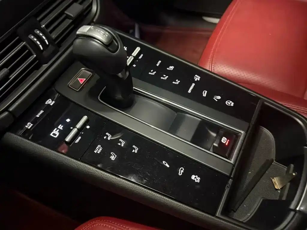 Porsche Macan 2023 — фото 2