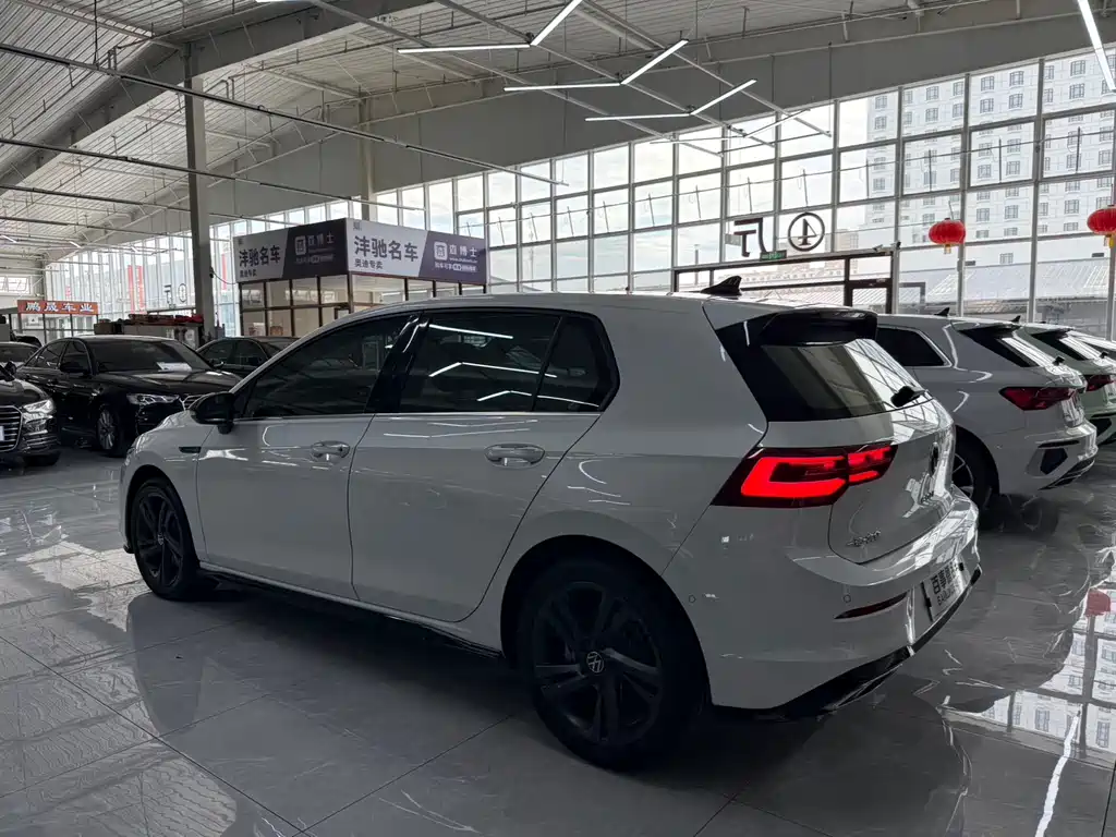 Volkswagen Golf 2023