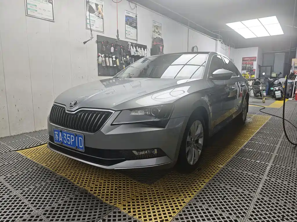 Skoda Superb 2018 — фото 4