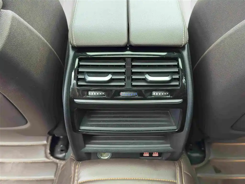 BMW 5 Series New Energy 2021 — фото 15