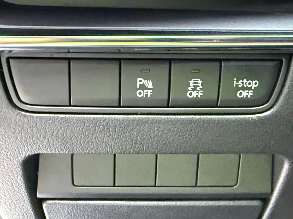 Mazda 3 Axela 2022 — фото 13