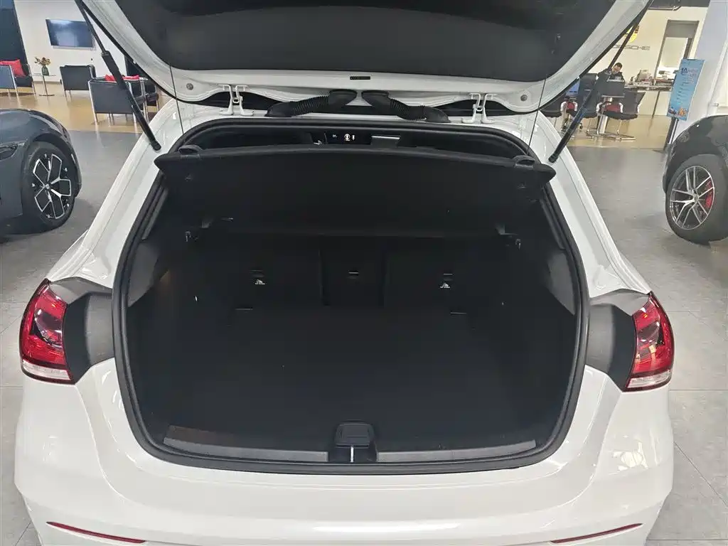 Mercedes-Benz A-Class AMG 2022 — фото 15