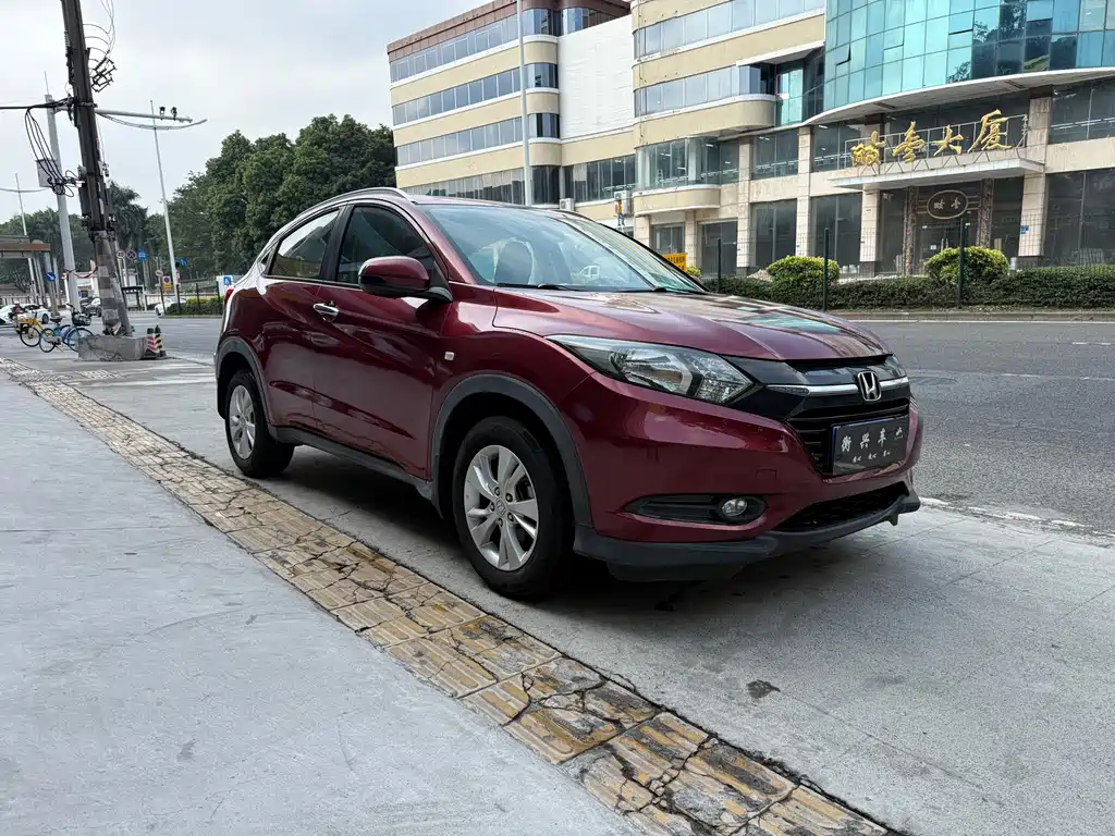 Honda Vezel 2016