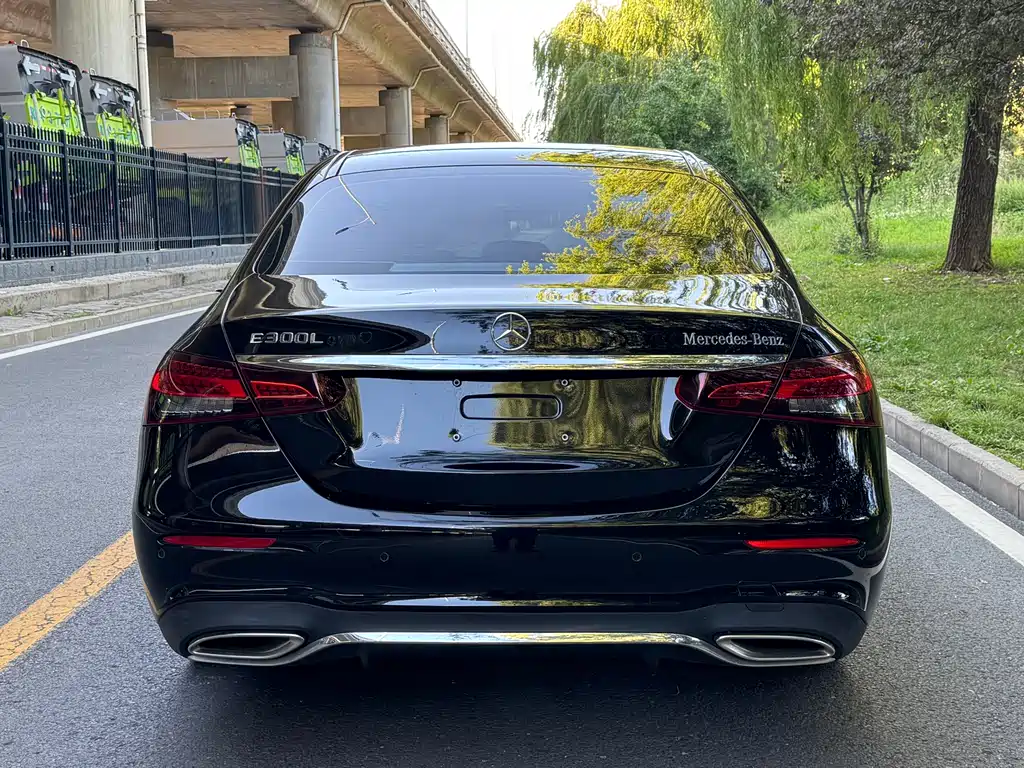Mercedes-Benz E-Class 2023 — фото 4