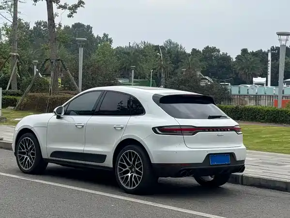 Porsche Macan 2021