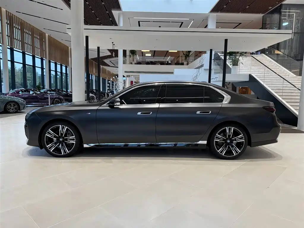 BMW 7 Series 2025 — фото 14