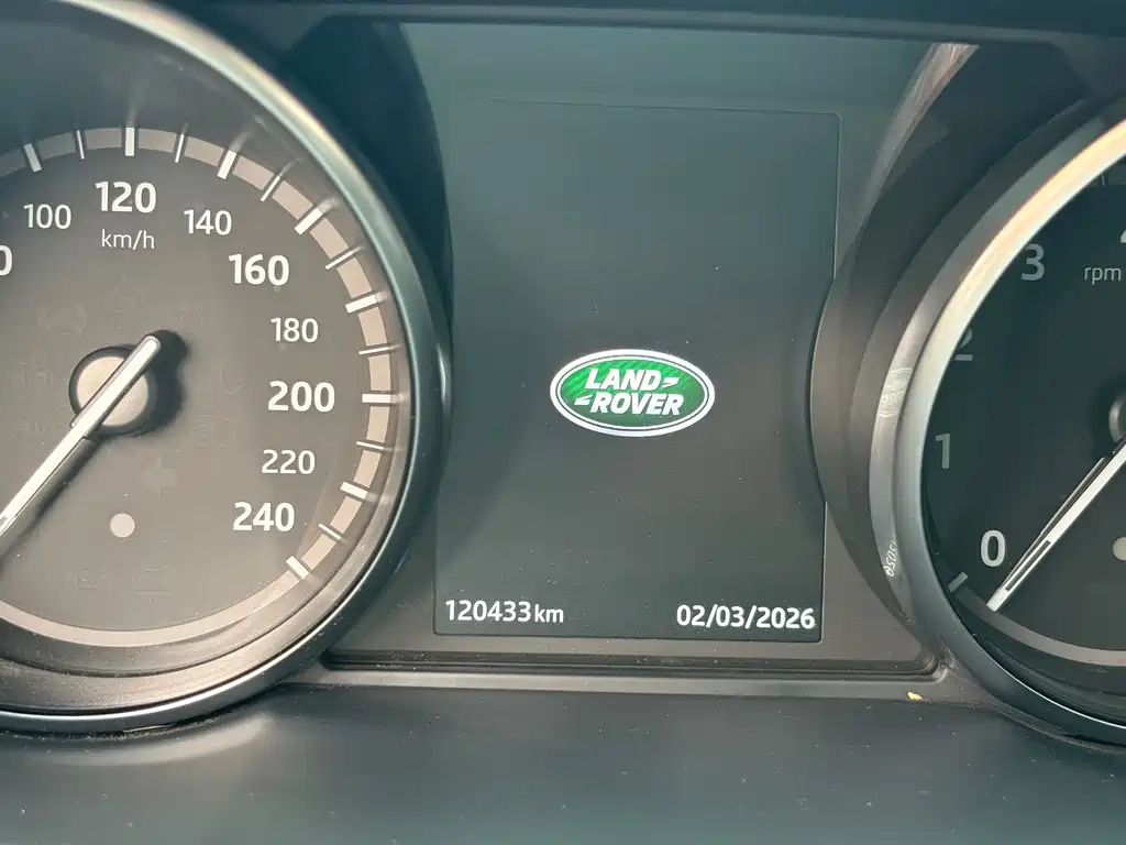 Land Rover Discovery Sport 2018 — фото 16