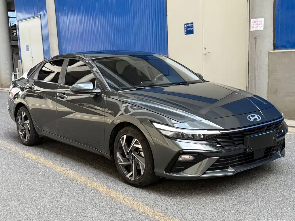 Hyundai Elantra 2024