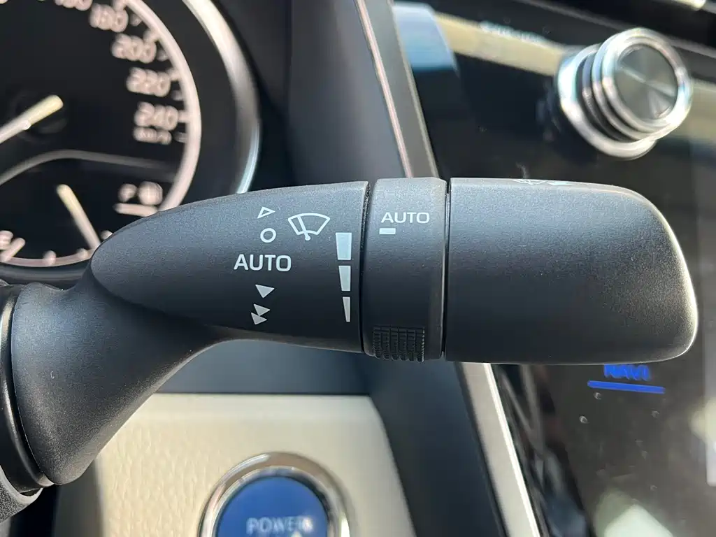 Toyota Camry 2019 — фото 34