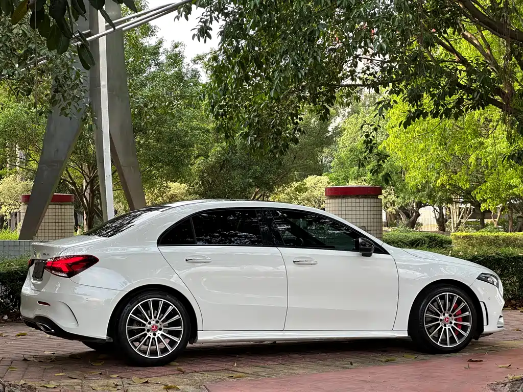 Mercedes-Benz A-Class 2020 — фото 4