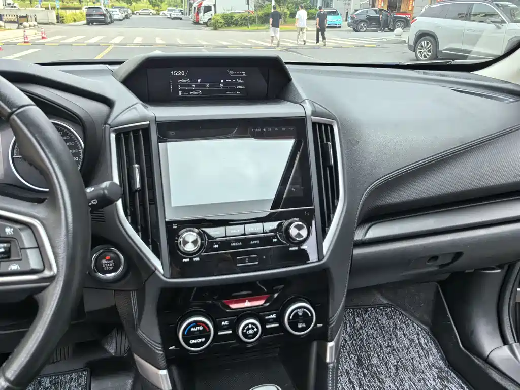 Subaru Forester 2018 — фото 18