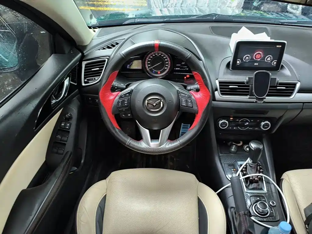 Mazda 3 Angkesela 2015