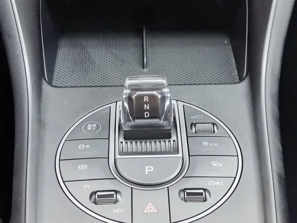 BYD Seal 05 DM-i 2025 — фото 13