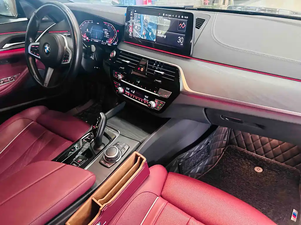 BMW 5 Series 2022 — фото 16