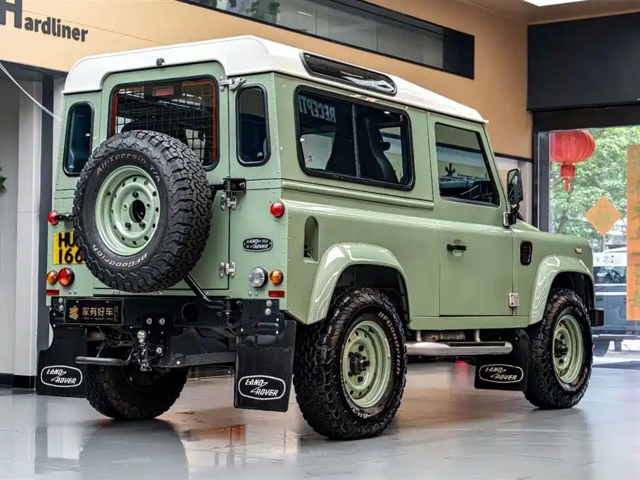 Land Rover Defender 2017 — фото 4
