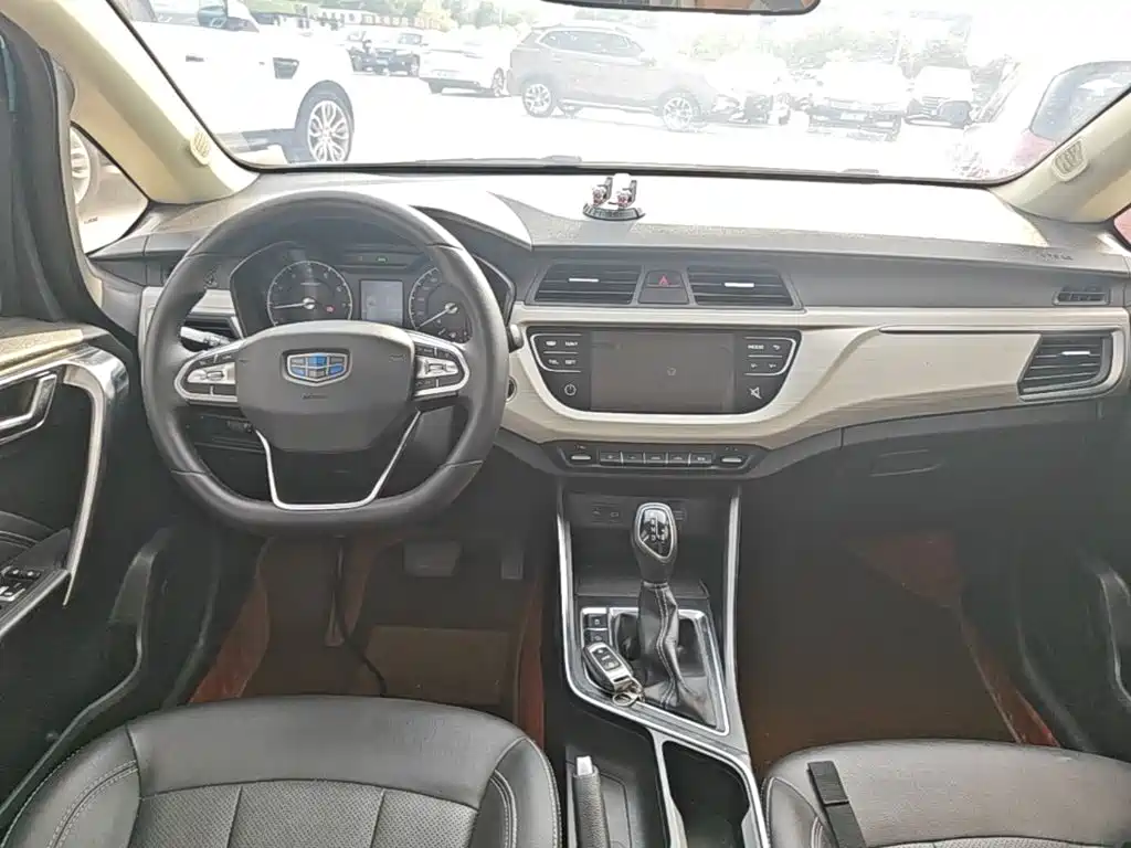 Geely Vision X3 2021 — фото 10