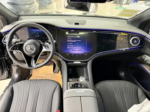 Mercedes-Benz EQS SUV 2025