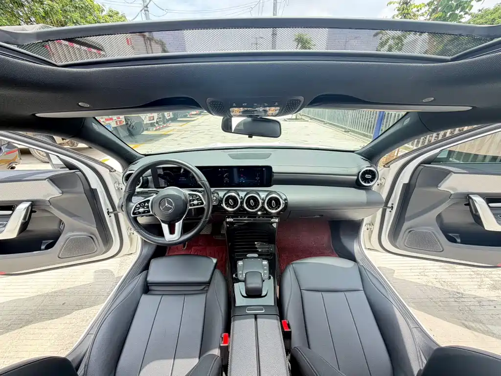 Mercedes-Benz A-Class 2022 — фото 13