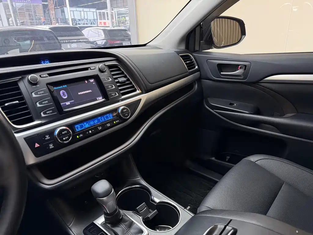 Toyota Highlander 2017 — фото 14