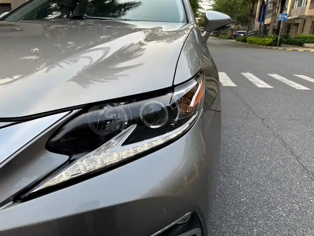 Lexus ES 2016 — фото 10