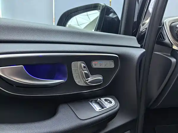 Mercedes-Benz V-Class 2024