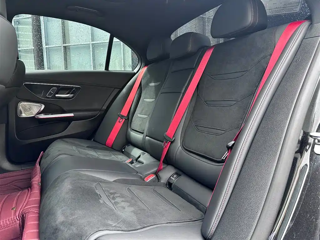 Mercedes-Benz C-Class AMG 2025 — фото 15