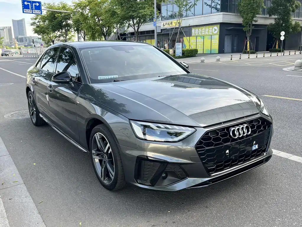 Audi A4L 2022 — фото 3