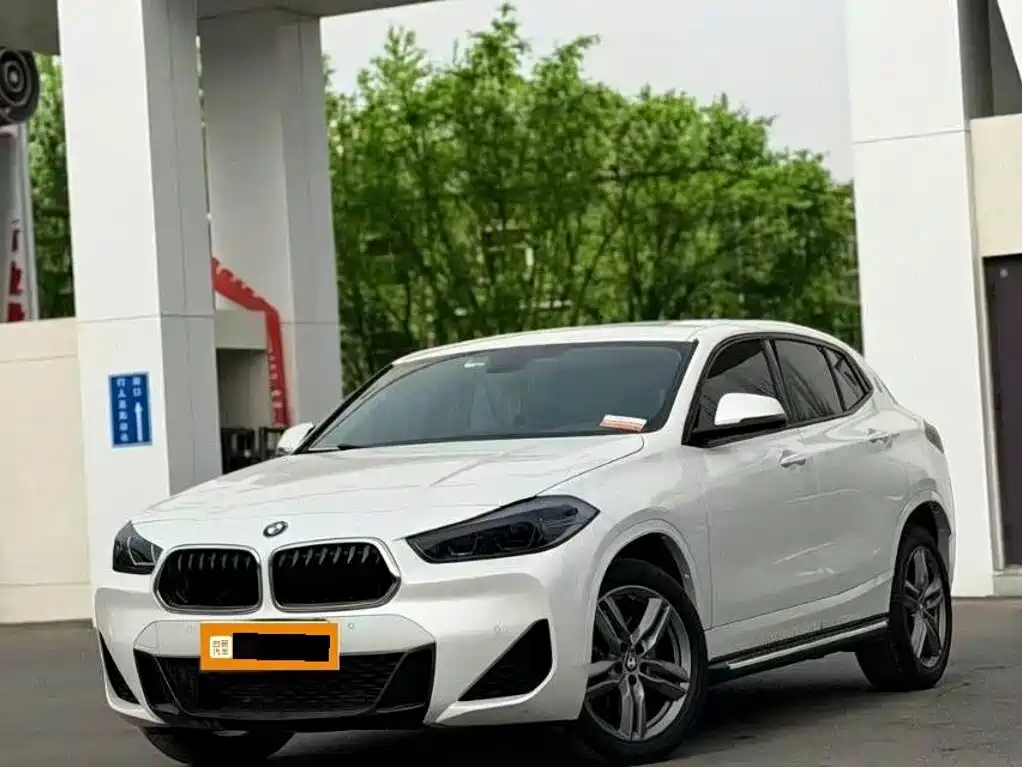 BMW X2 2021 — фото 1