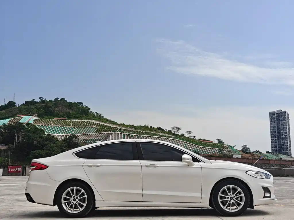 Ford Mondeo 2019 — фото 4