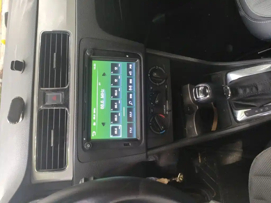 Skoda Rapid Spaceback 2018 — фото 16