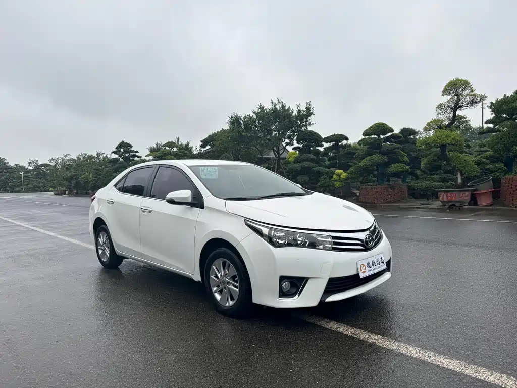 Toyota Corolla 2017 — фото 2