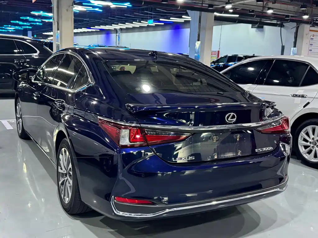 Lexus ES 2023 — фото 17