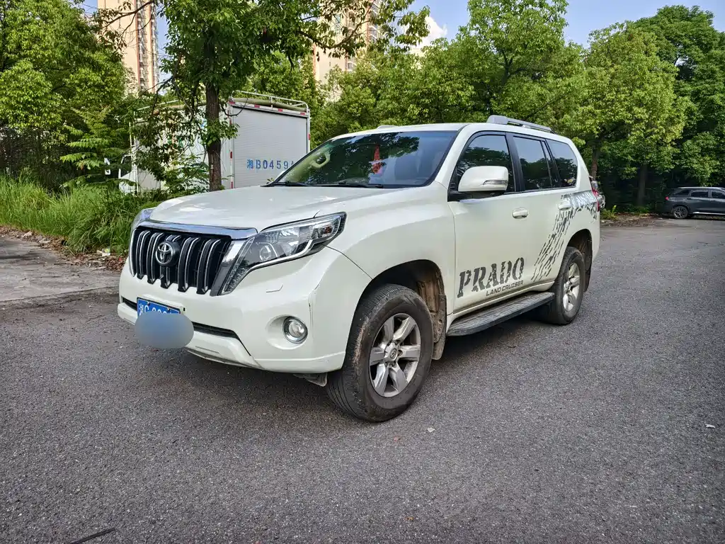 Toyota Prado 2015 — фото 1