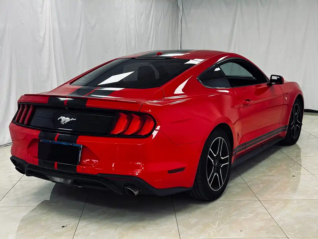 Ford Mustang 2019 — фото 6