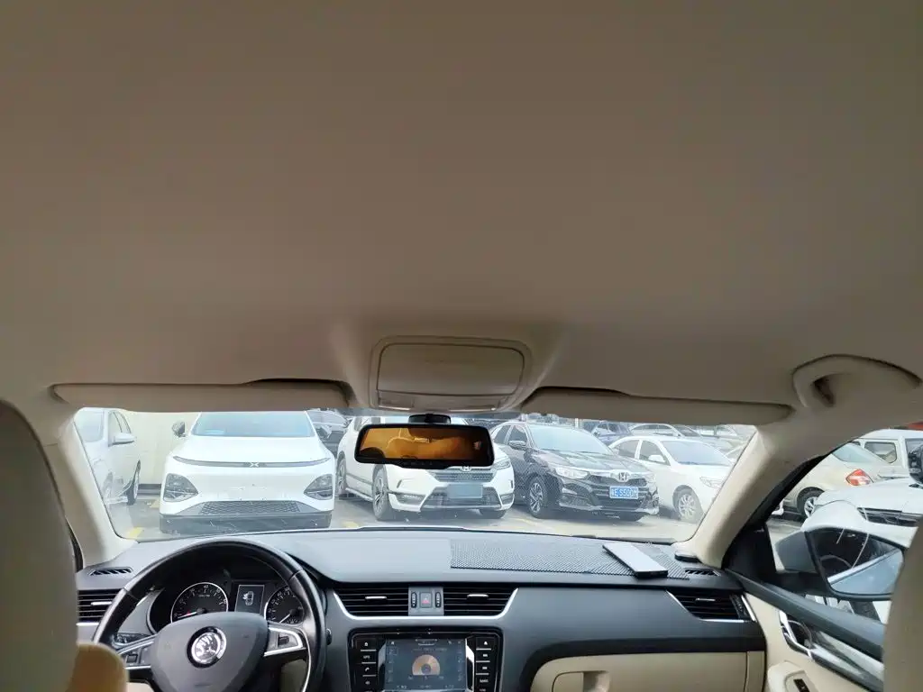 Skoda Octavia 2014 — фото 14