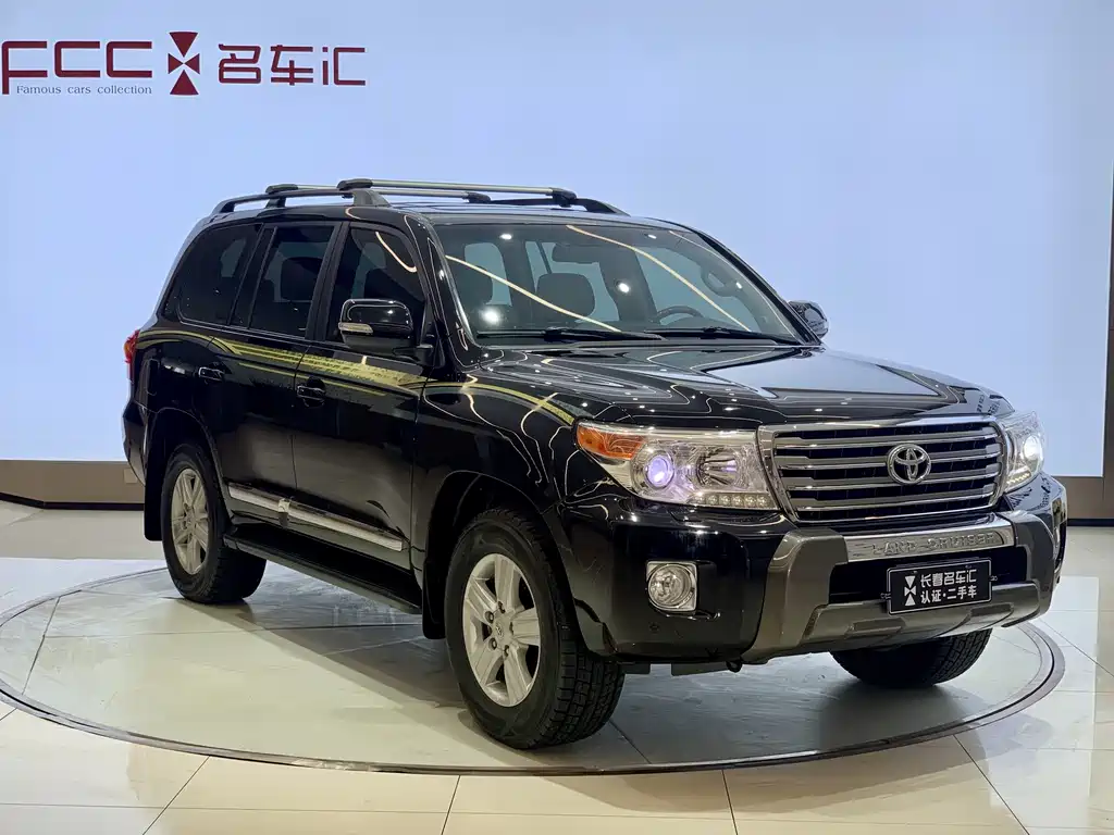 Toyota Land Cruiser 2018 — фото 3