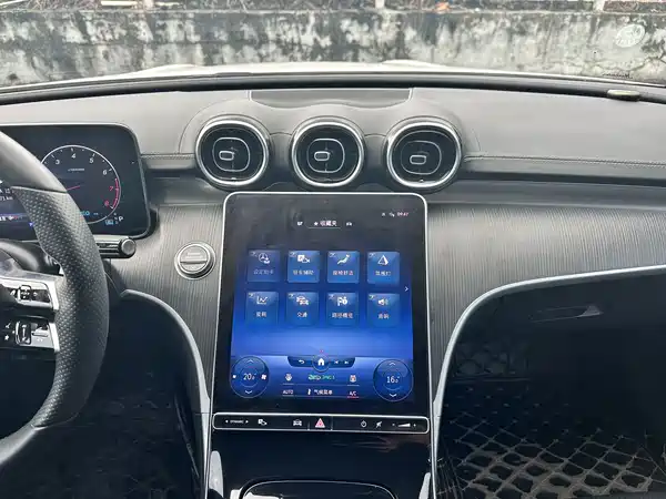 Mercedes-Benz C-Class 2021
