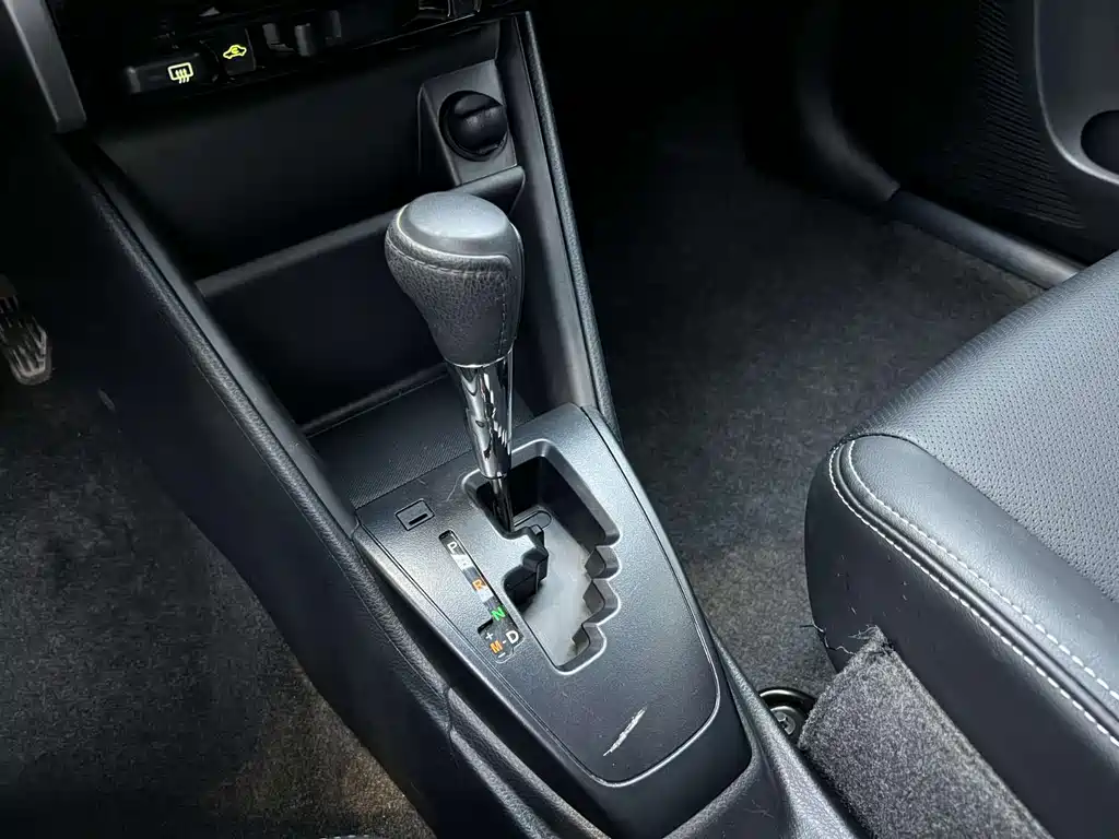 Toyota Yaris L 2022 — фото 10