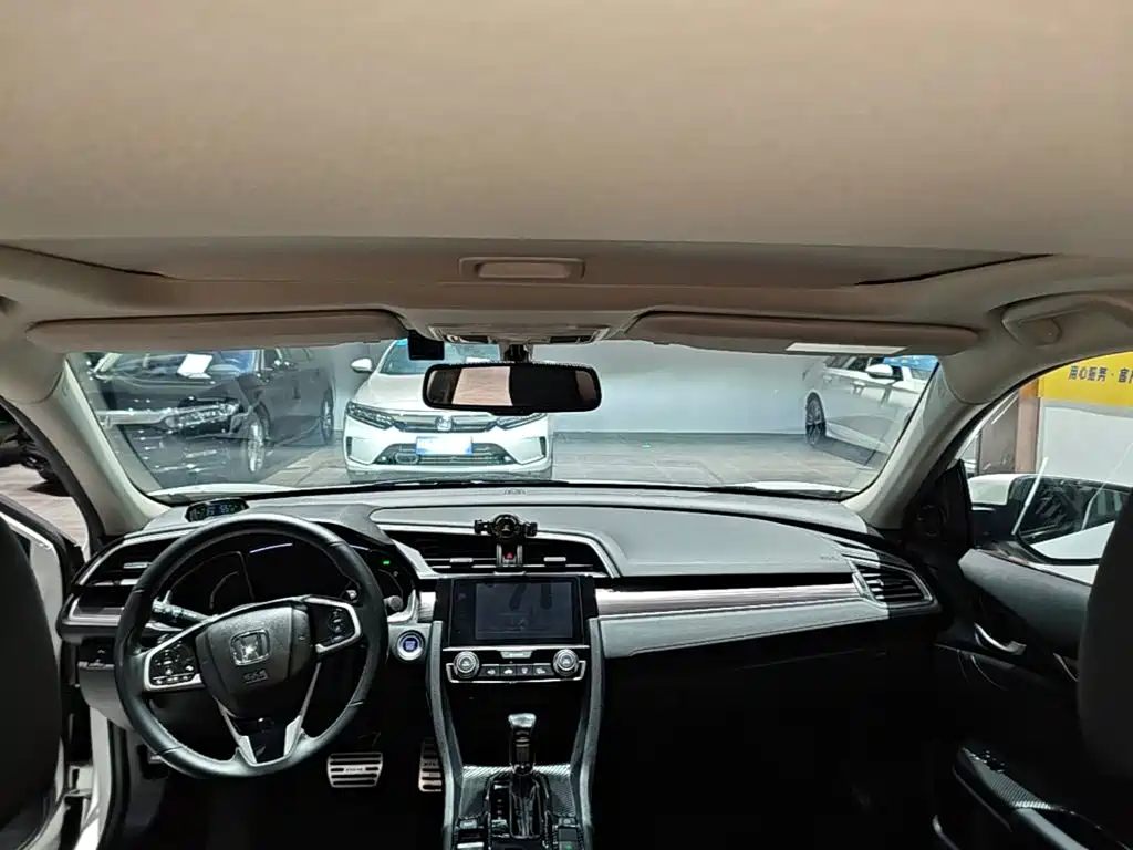 Honda Civic 2021 — фото 18