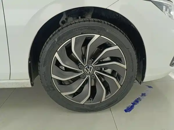 Volkswagen Golf 2024