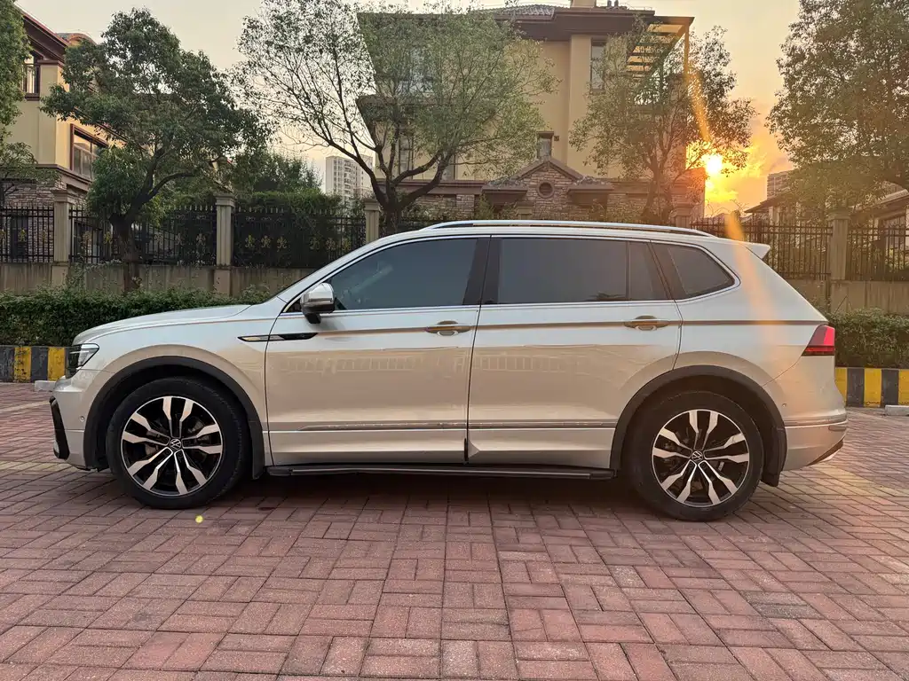 Volkswagen Tiguan L 2021 — фото 4