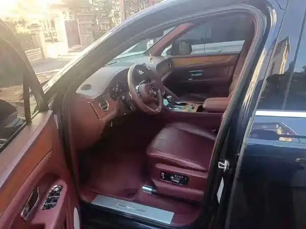 Bentley Bentayga Plug-In Hybrid 2022
