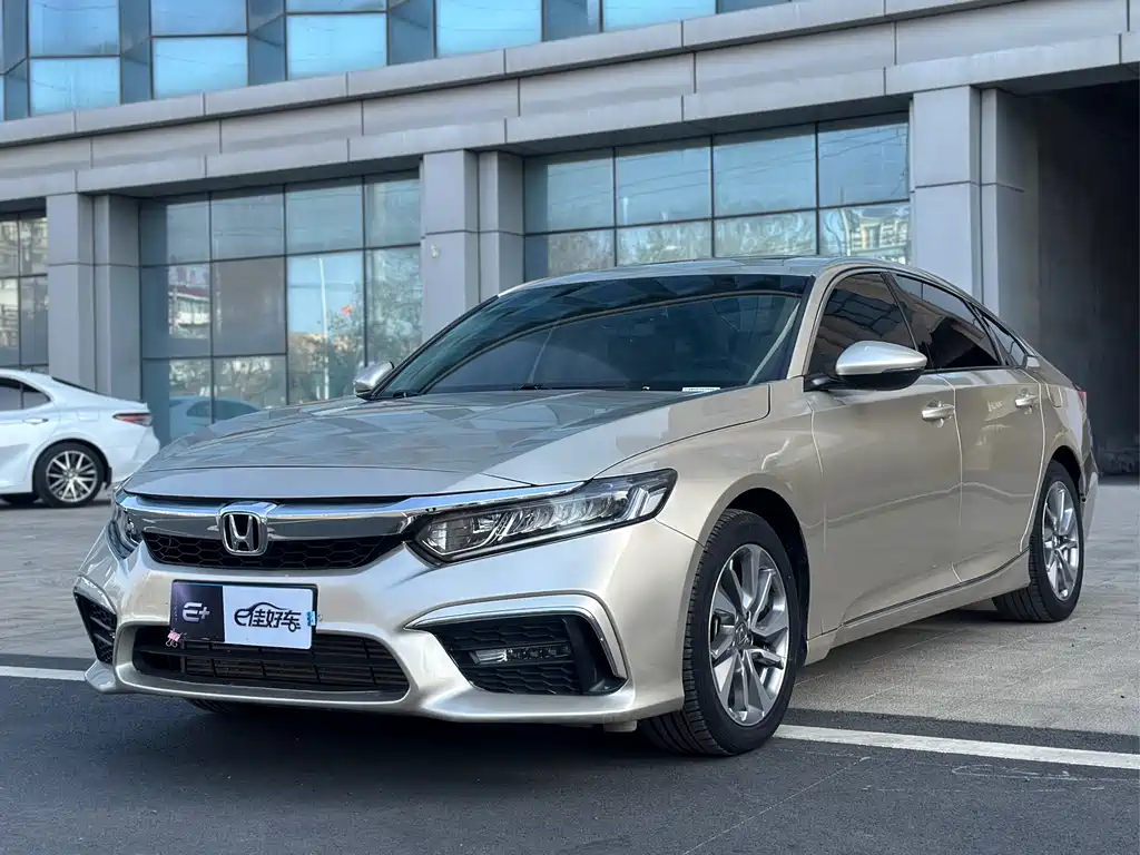 Honda Inspire 2021 — фото 1