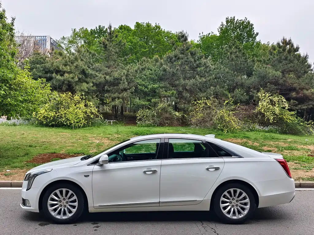 Cadillac XTS 2018 — фото 3